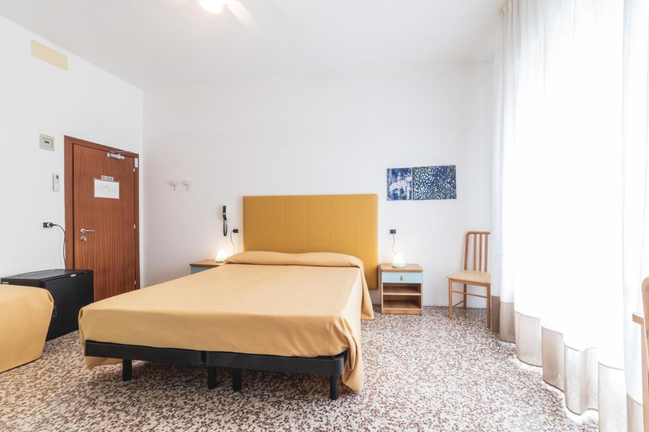 B&B Moresco Cattolica Exterior photo